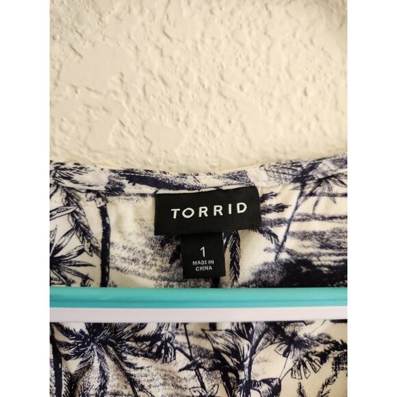 Torrid Short Sleeve Palm Summer Blouse 1 - Picture 5 of 8